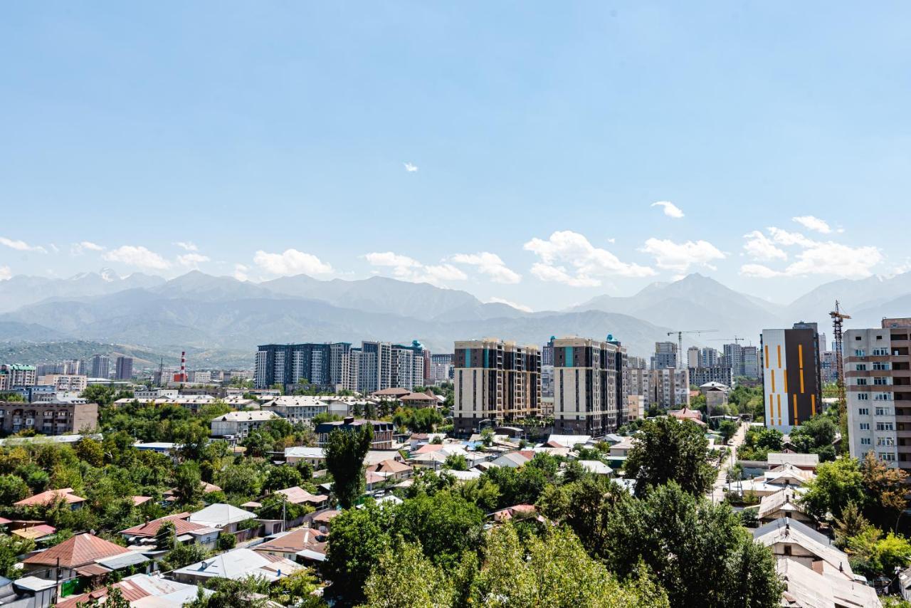 Ferienwohnung Heaven 10 Almaty Exterior foto
